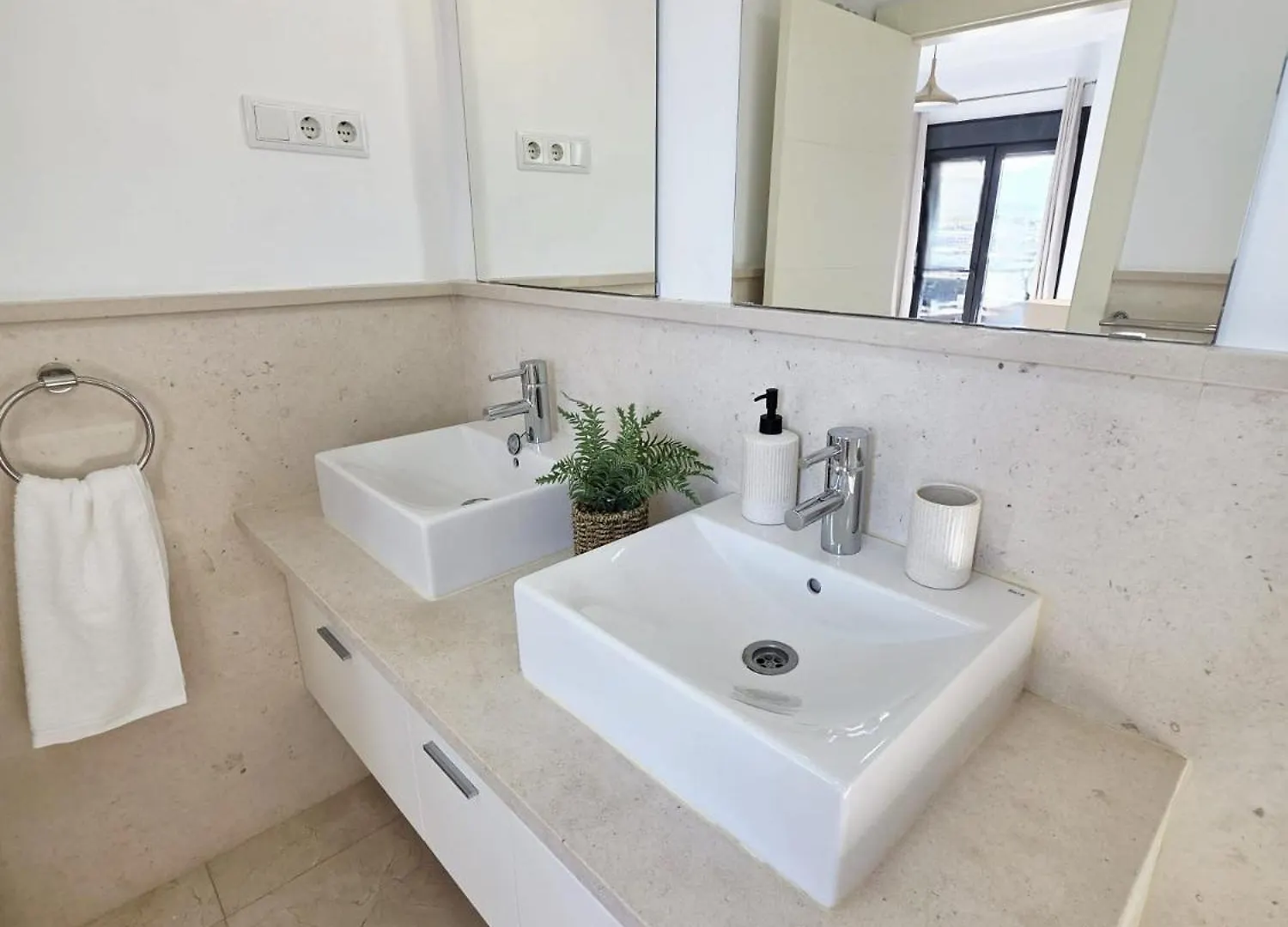 Los Flamingos Villa Padierna Apartment 에스테포나
